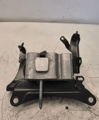 Toyota C-HR II Engine mount bracket AVE2759