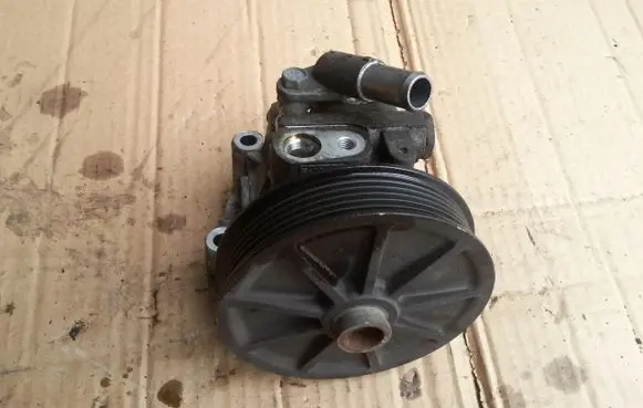 Ford Mondeo MK IV Power steering pump