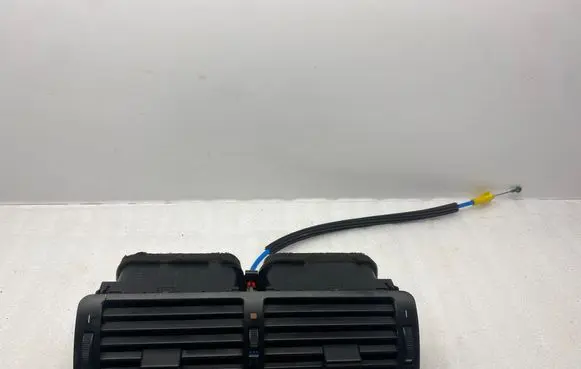 BMW 3 E46 Dash center air vent grill 8363199