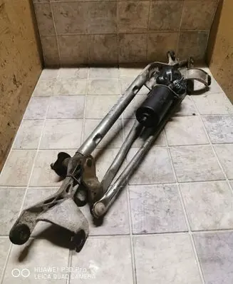 Nissan Primera Front wiper linkage and motor 28810AU310 1155603