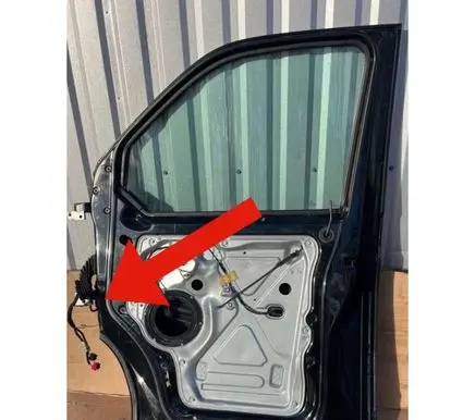 Volkswagen Transporter - Caravelle T5 Front door lower hinge 