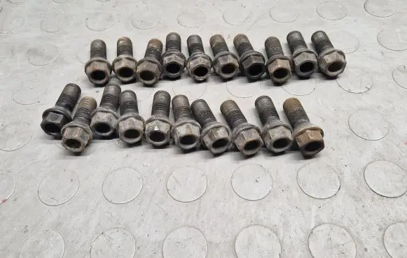 Nuts/bolts
