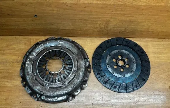 BMW 5 E60 E61 Pressure plate 7638466 703325 21207638466