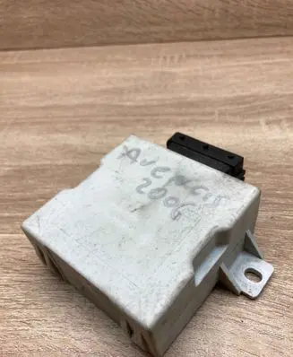 Toyota Corolla Verso AR10 Window wiper relay 150696 PA66GF15
