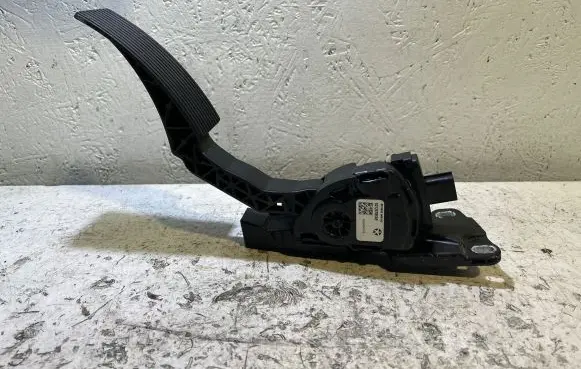 Jeep Grand Cherokee Accelerator throttle pedal 52124785AE 6PV93396600
