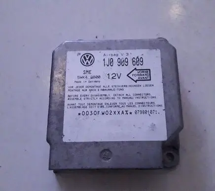 Volkswagen Golf IV Airbag control unit/module 1J0909609