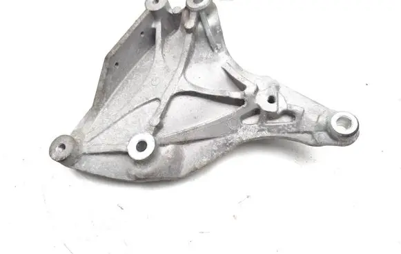 MG MG5 II Engine mounting bracket 