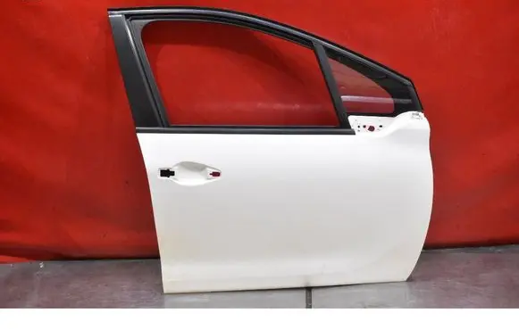 Peugeot 208 I Front door 