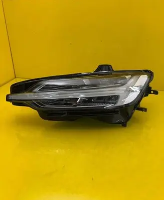 Volvo V60 Headlight/headlamp 32228866
