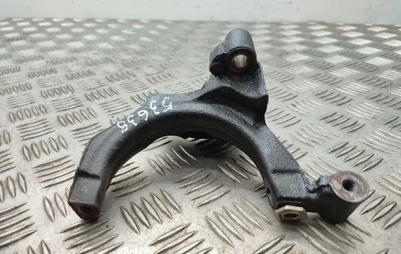 Volkswagen Golf VII Driveshaft support bearing bracket 04L131425A