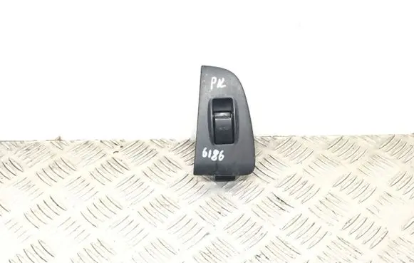 Toyota Avensis T250 Electric window control switch 7423205160