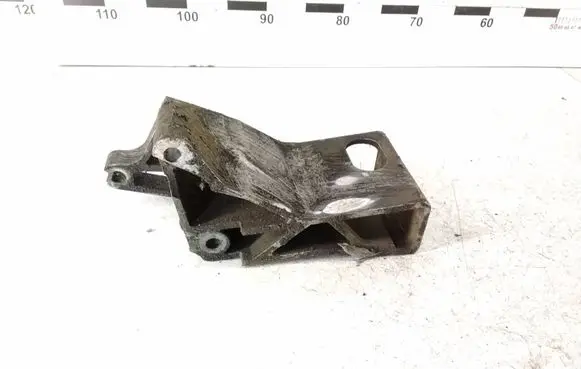 Volvo V70 Engine mounting bracket 30741576 8666262