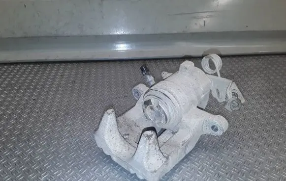 Skoda Fabia Mk2 (5J) Rear brake caliper 