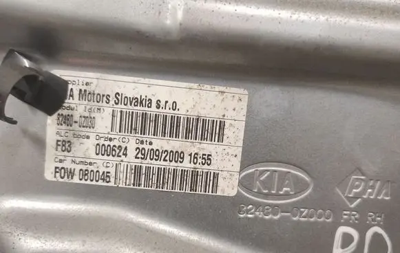 KIA Sportage Front window lifting mechanism without motor 824800Z000 824800Z030