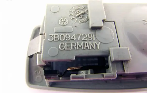 Volkswagen PASSAT B5 Other interior light 3B0947291