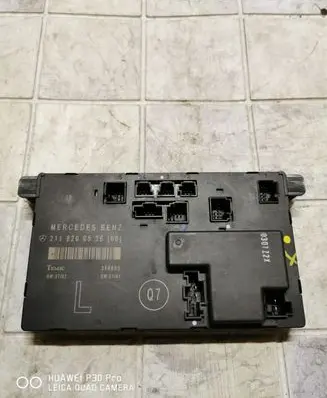 Mercedes-Benz E W211 Door control unit/module 2118200526
