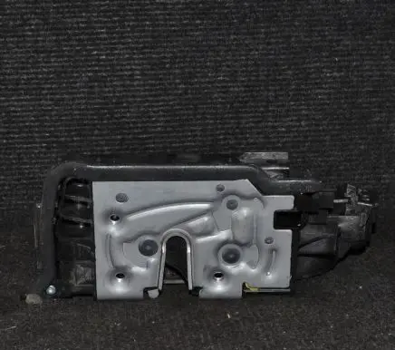 BMW 2 F45 Front door lock 7281934