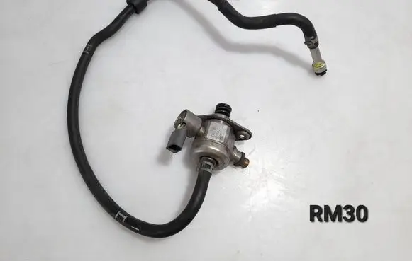 Audi A4 S4 B8 8K Fuel injection high pressure pump 06H127025M