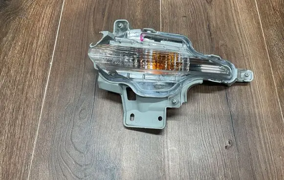 Mazda 3 III Front indicator light B63C51360