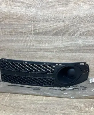 Volkswagen Golf IV Front bumper lower grill 5X0853666