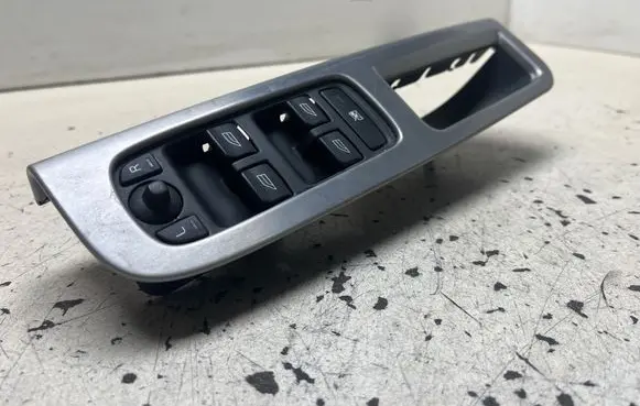 Volvo V50 Electric window control switch 30710787 30710788 30710789