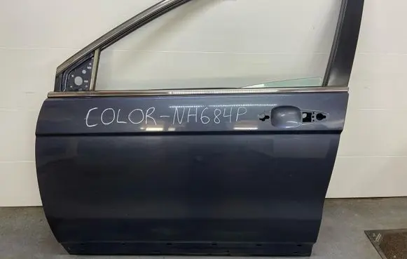 Honda CR-V Front door NH684P