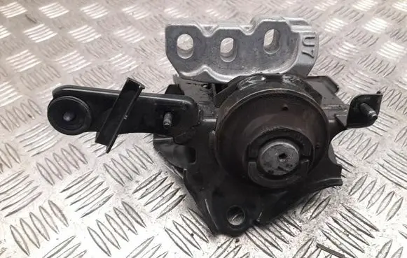 Toyota Yaris XP210 Engine mount bracket 