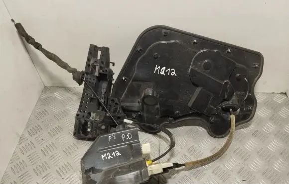 Audi A8 S8 D4 4H Front door lock 4H083886