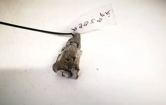 Volkswagen Golf VI Front door lock (next to the handle) 1k5837167