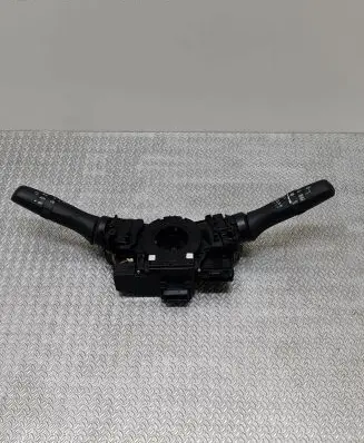 Suzuki Swift III Wiper turn signal indicator stalk/switch 17J515