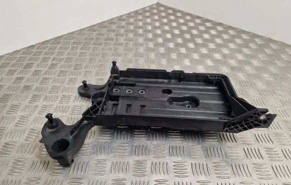 Volkswagen Golf VII Battery tray 5Q0915321H