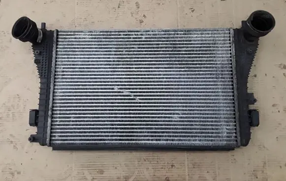 Skoda Octavia Mk2 (1Z) Intercooler radiator 1K0145803