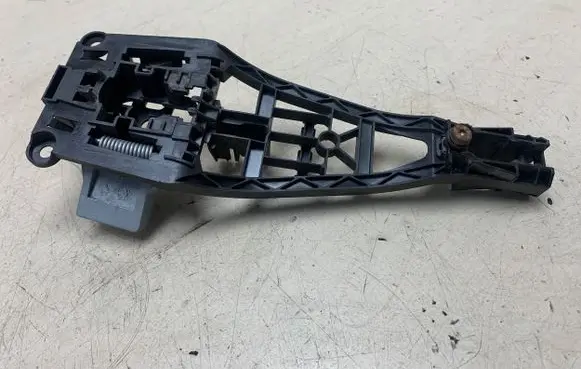 Opel Astra H Rear door exterior handle/bracket 