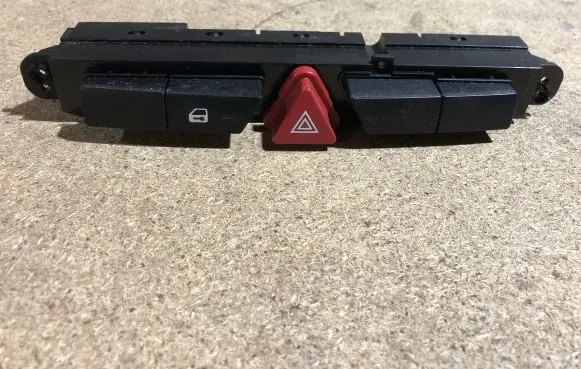 KIA Ceed Hazard light switch 937001H000 937001H010