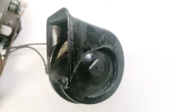 Volkswagen Golf V Horn signal E9001157