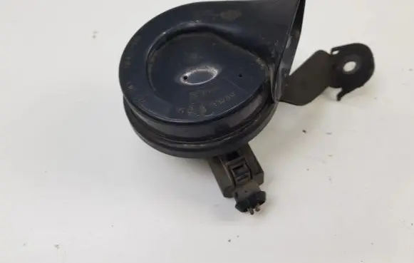 Volkswagen PASSAT B6 Horn signal 3C0951221