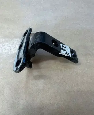 Volvo XC90 Front door upper hinge 31371553