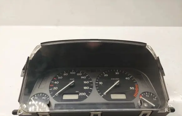 Volkswagen Golf III Speedometer (instrument cluster) 1H0919860E 6160633041 5392325900