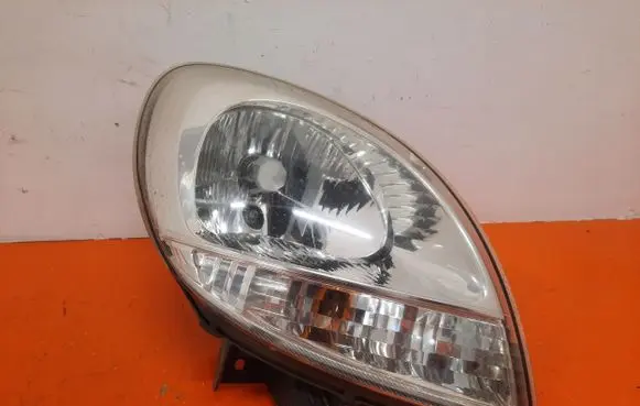 Nissan Kubistar Headlight/headlamp 8200236591