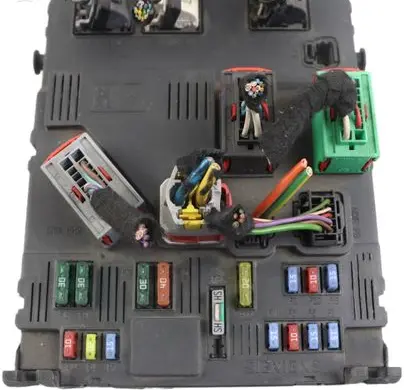 Citroen C3 Fuse module 9652474480 S118085200J PSTF0200