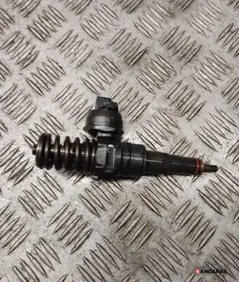 Volkswagen Golf Plus Fuel injector 038130073bn