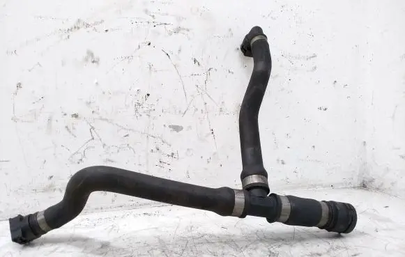 BMW X3 E83 Engine coolant pipe/hose 8385235