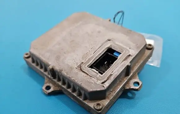 Opel Zafira A Headlight ballast module Xenon 1307329081 IMPRK1592707