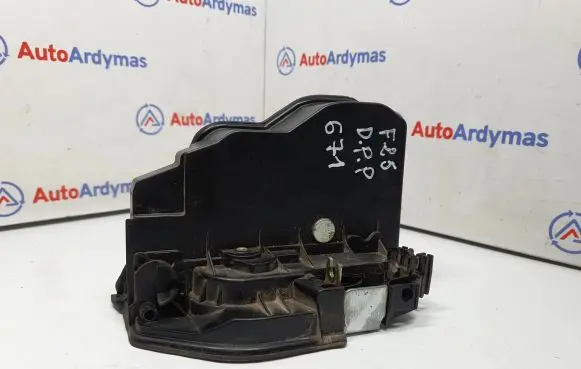 BMW X3 F25 Front door lock 7318416 51217318416