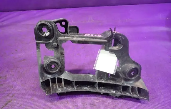 Volkswagen PASSAT CC Front bumper mounting bracket 3C8807394D