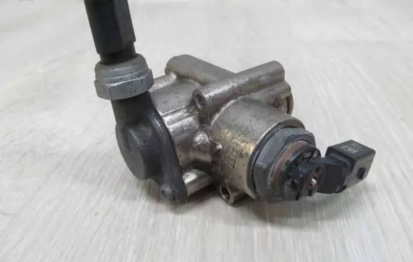 Audi A6 S6 C6 4F Fuel injection high pressure pump 06F127025H 35836
