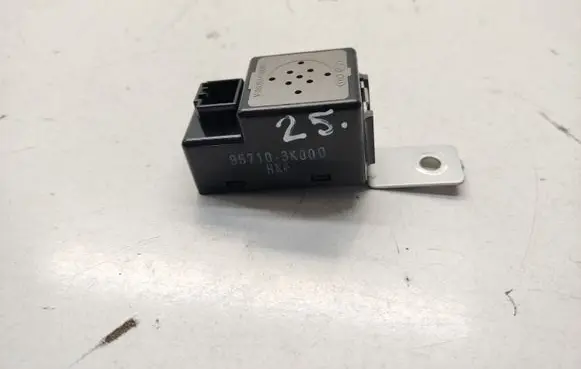 Hyundai ix35 Horn buzzer relay 957103K000