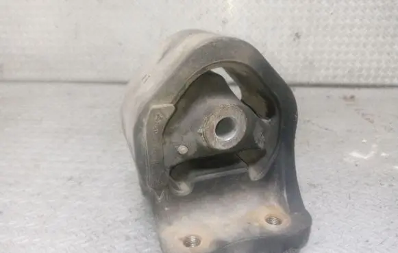 Honda CR-V Engine mount bracket AV74754HG