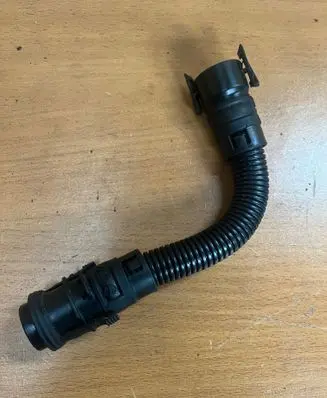 BMW 3 E92 E93 Breather hose/pipe 7803848