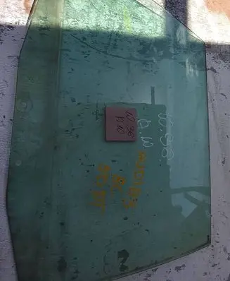 Audi A3 S3 8L Front door window glass four-door 43R001351